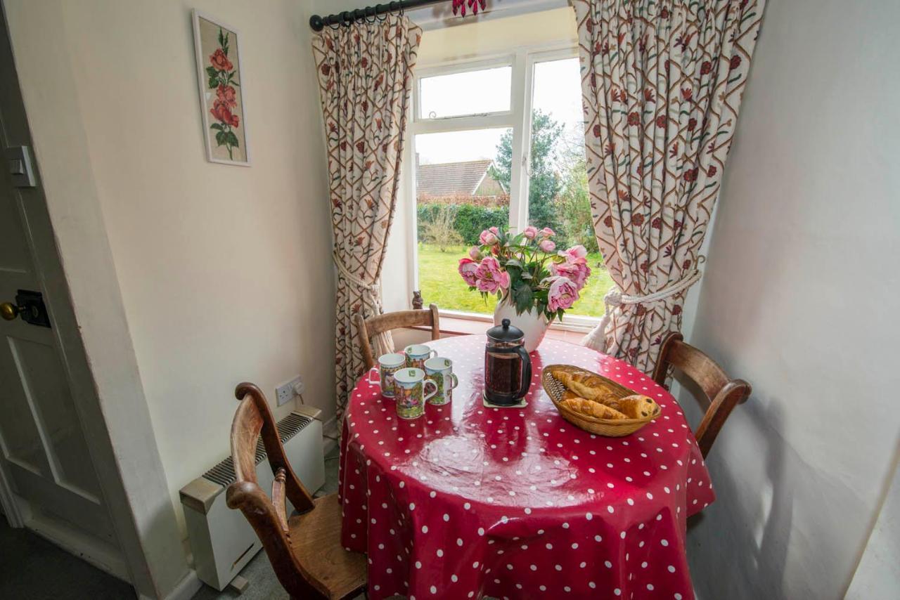 2 Bedroomed Cottage Near Quay 布莱克尼 外观 照片