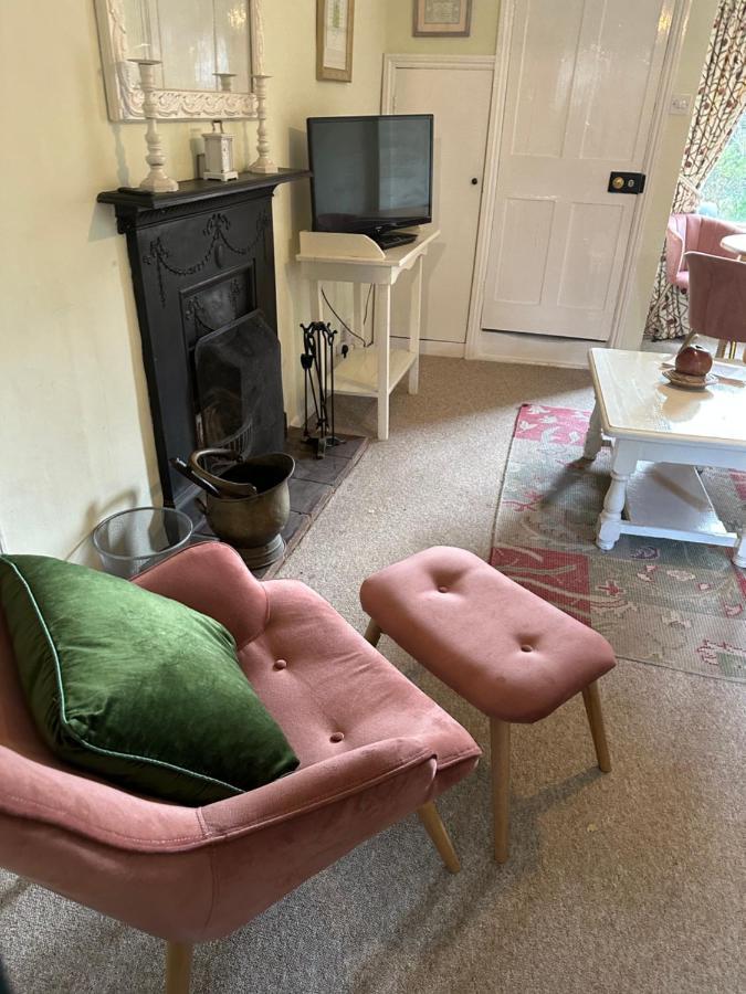 2 Bedroomed Cottage Near Quay 布莱克尼 外观 照片