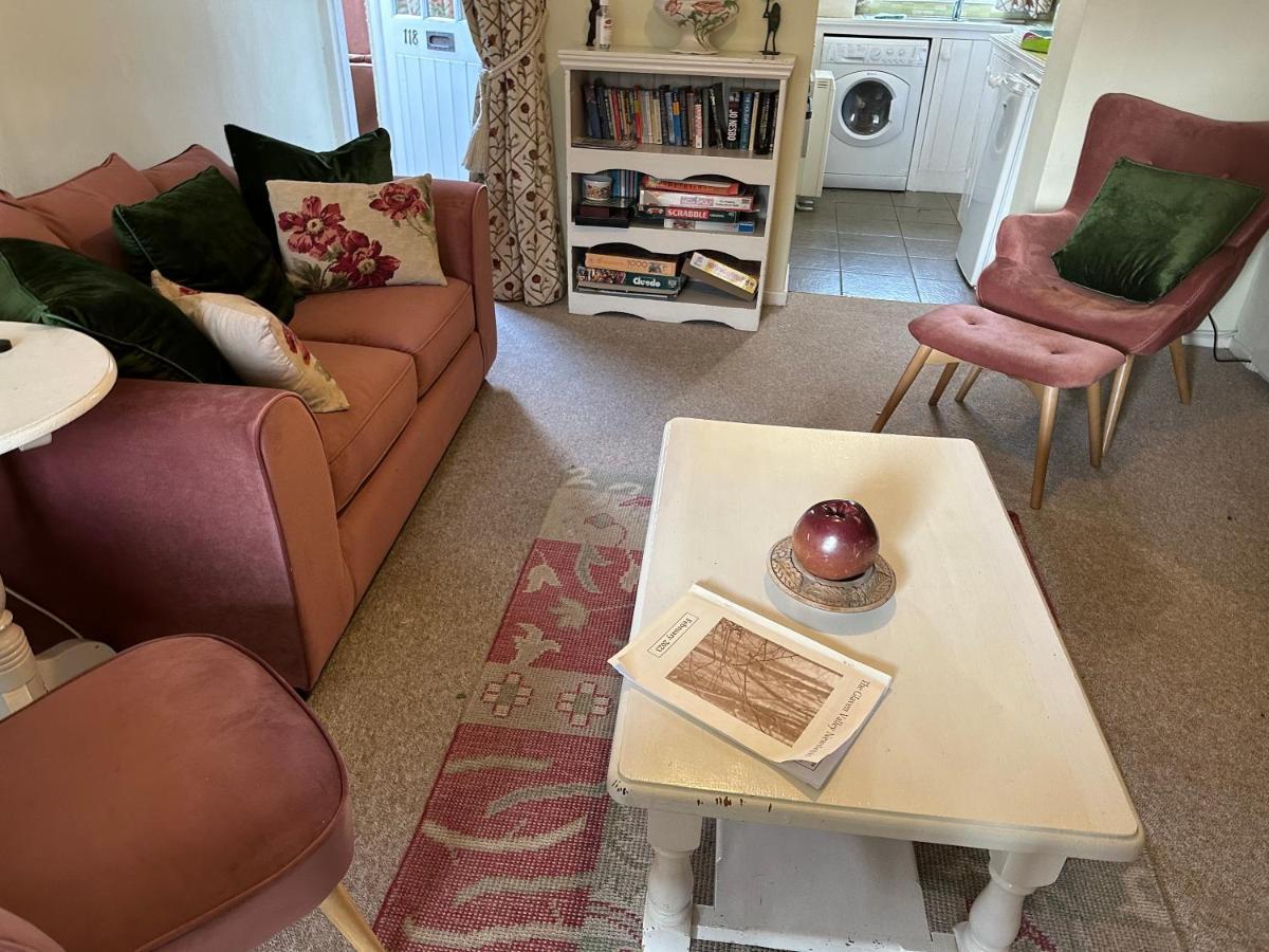 2 Bedroomed Cottage Near Quay 布莱克尼 外观 照片