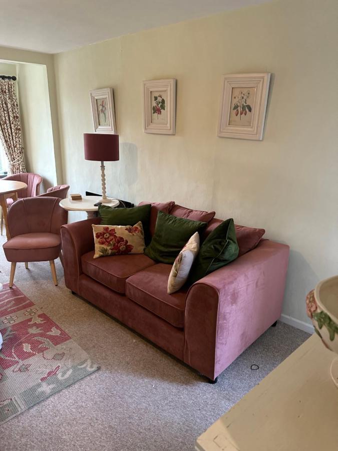 2 Bedroomed Cottage Near Quay 布莱克尼 外观 照片